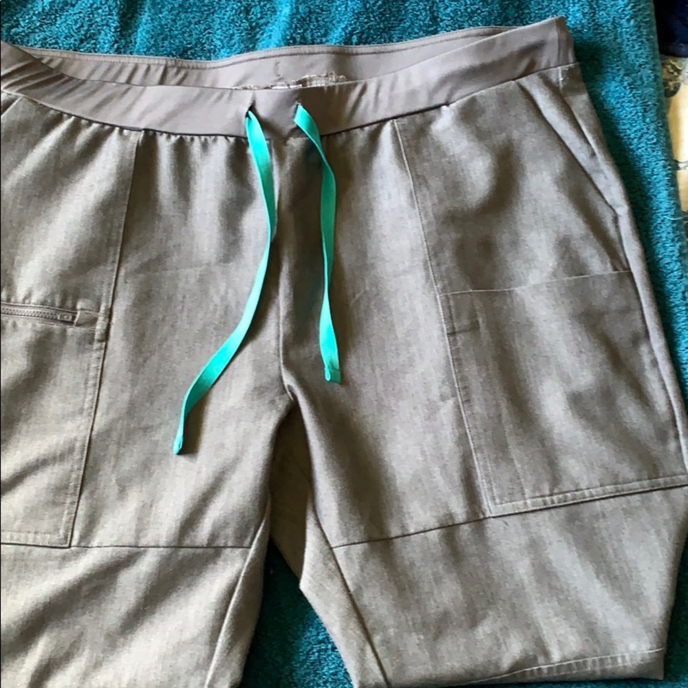 Figs technical collection graphite cargo pants